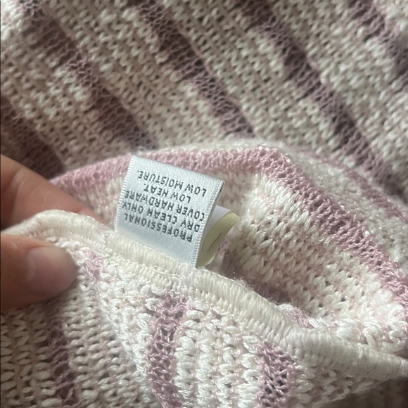 St John elegant knitted jacket. Good condition, good quality. Size 4. - Picture 7 of 8